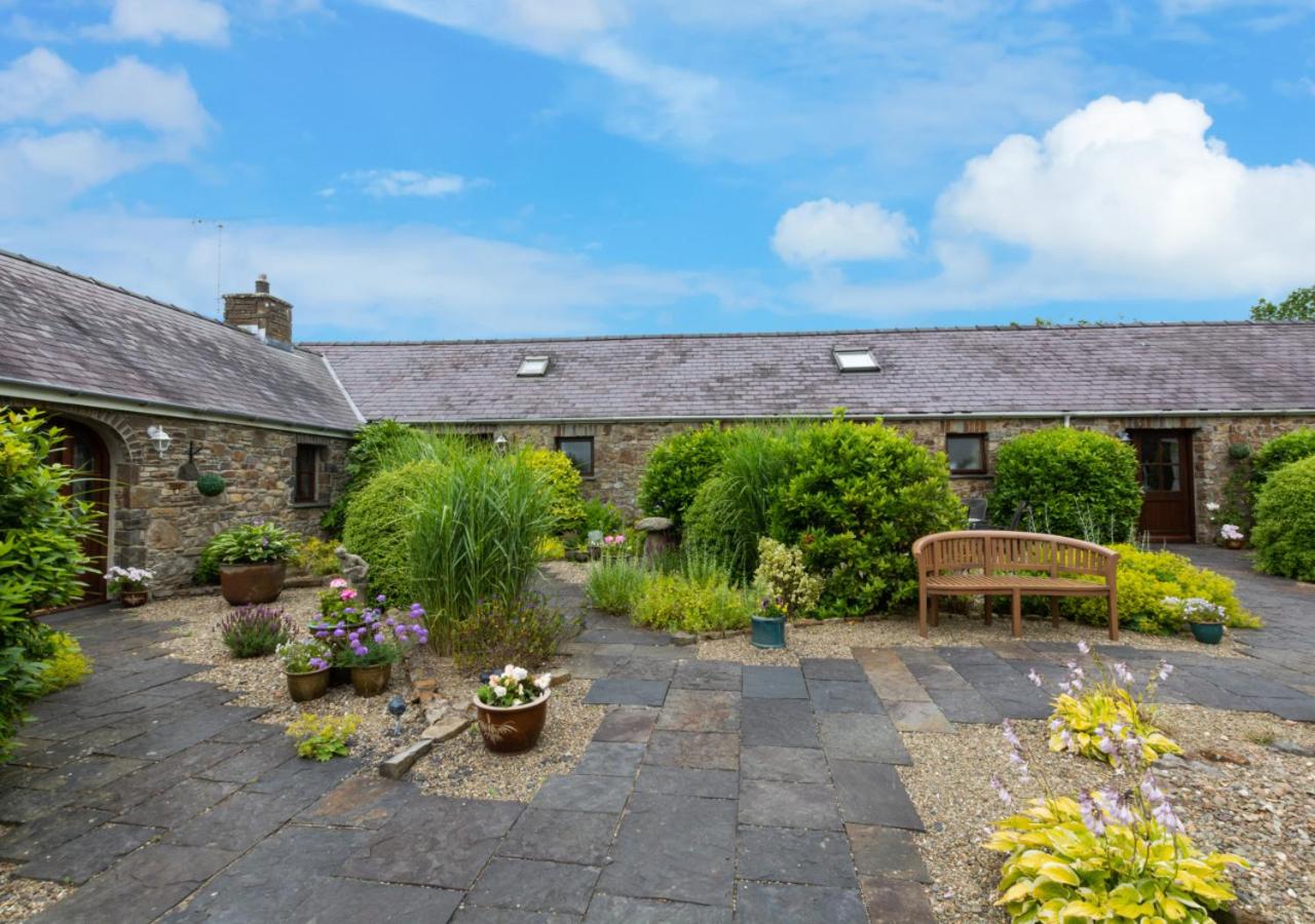 3 Bed in Haverfordwest oc-wav586