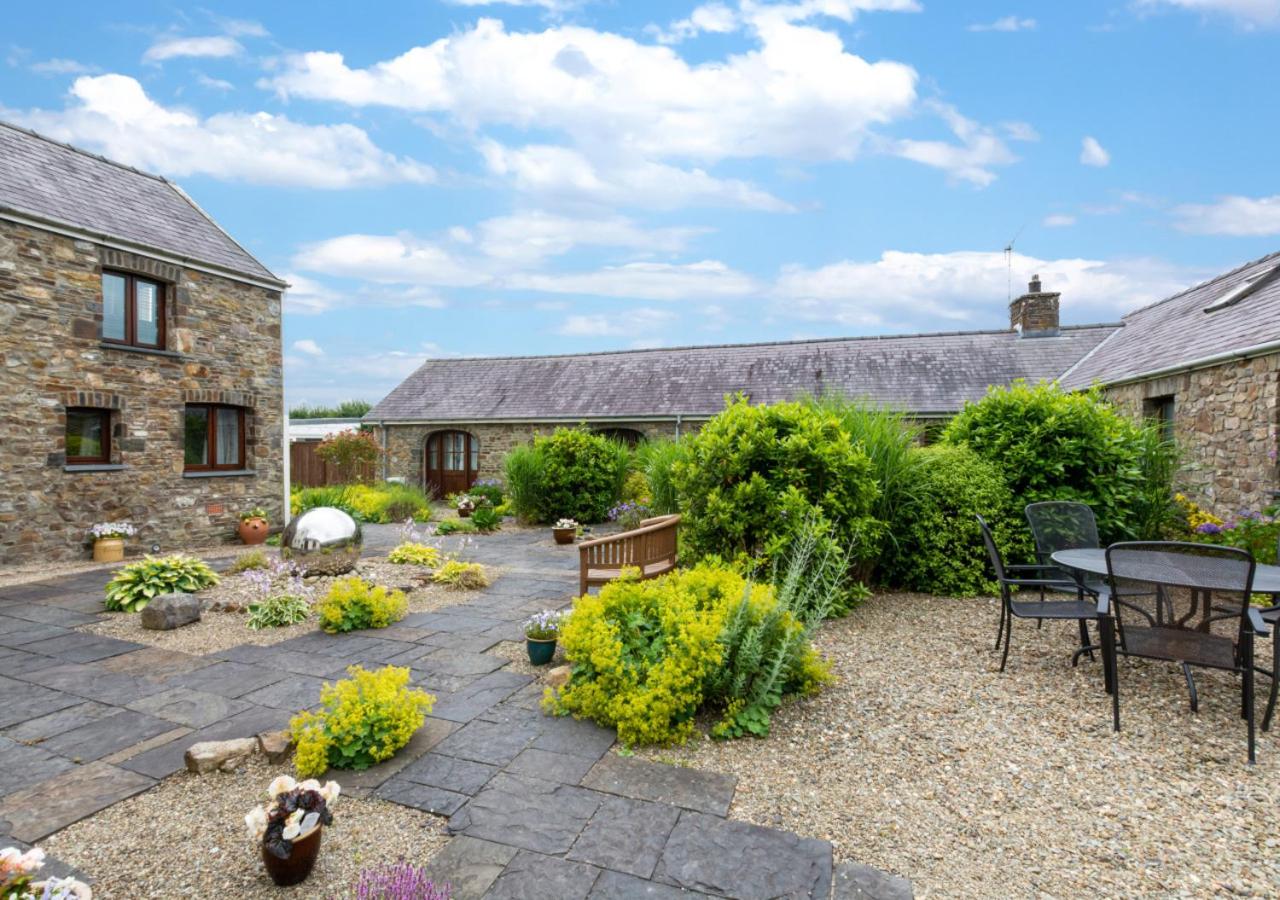 3 Bed in Haverfordwest oc-wav586