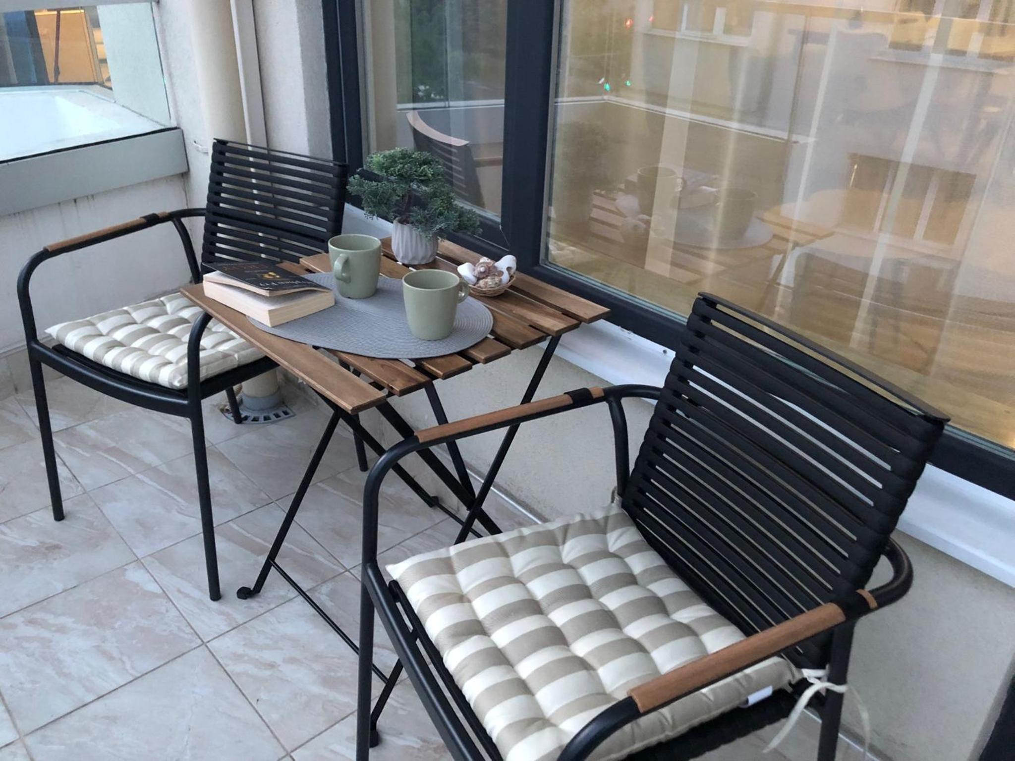 *HOT* Main Square Brand New Luxury Apartment