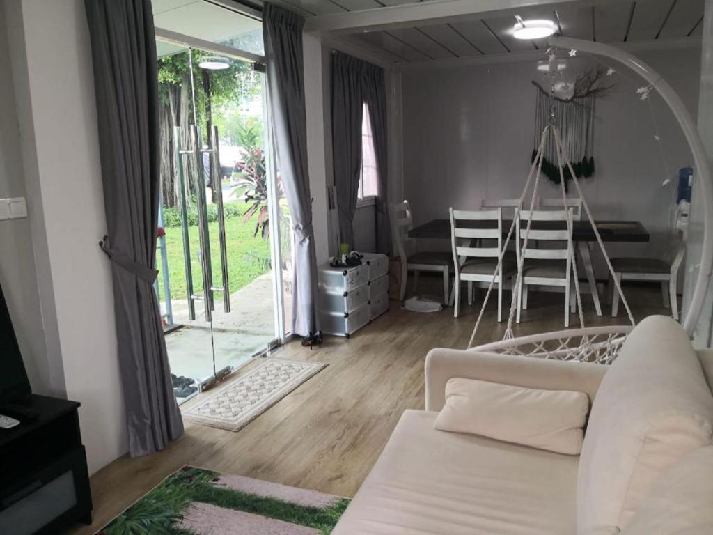 Titiwangsa Cabin Retreats by uBook