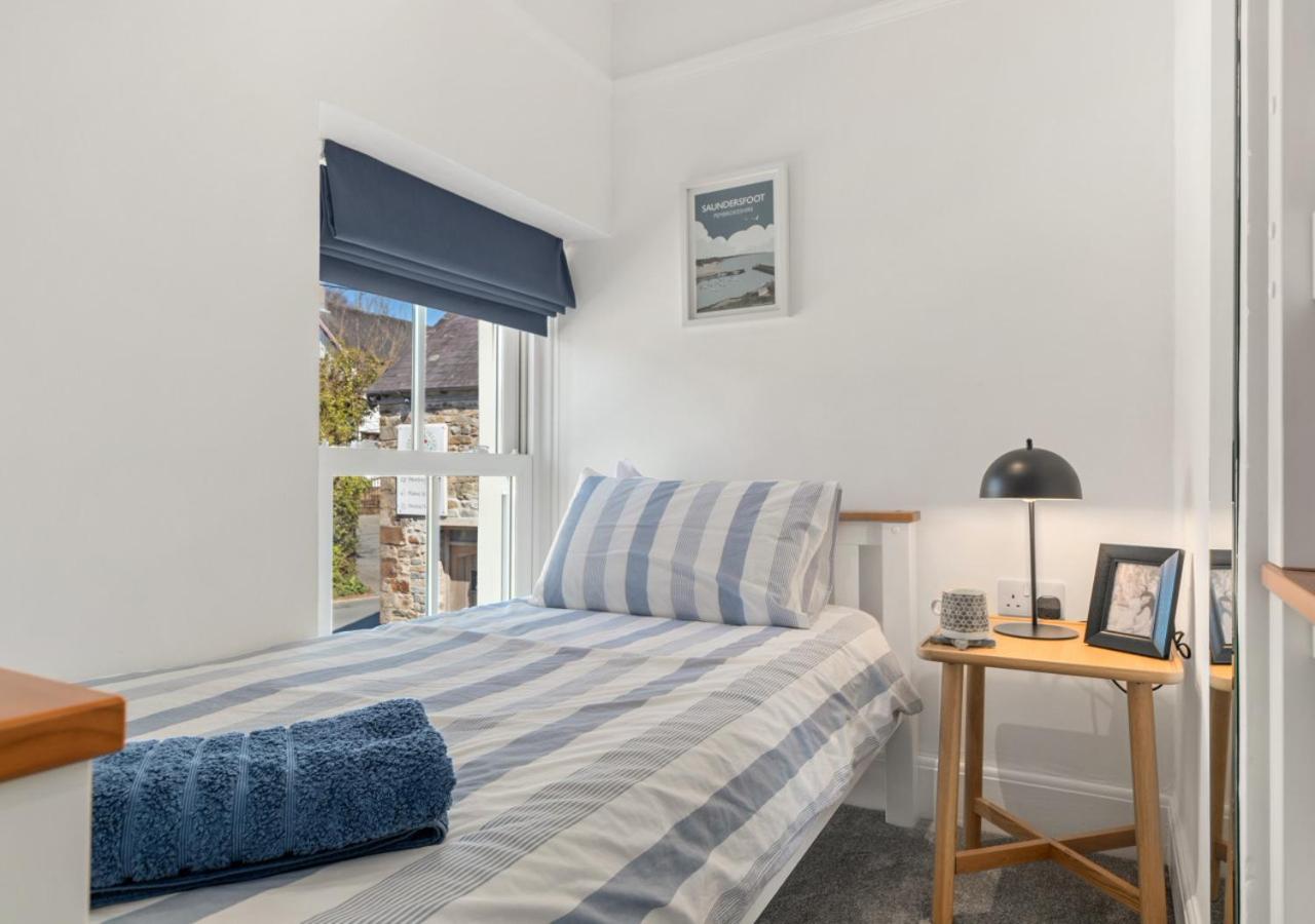 2 Bed in Saundersfoot oc-pw252a