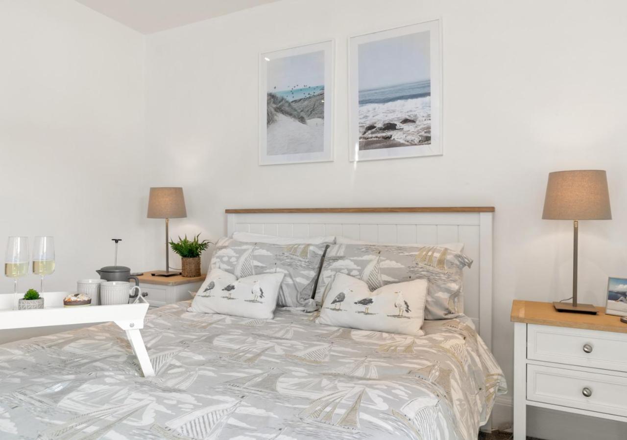 2 Bed in Saundersfoot oc-pw252a