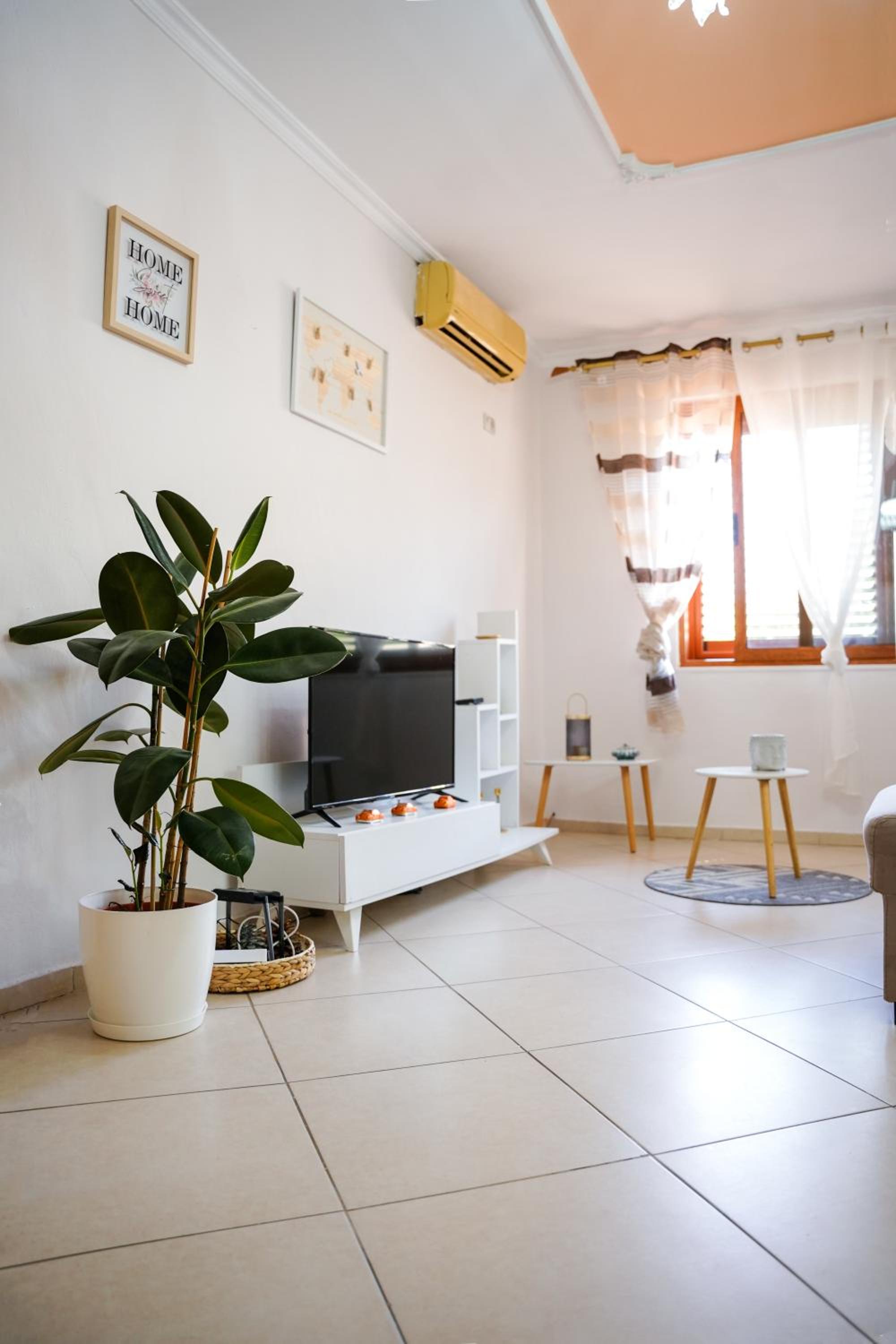 Tirana Centre Lions Gate 1 Apartment