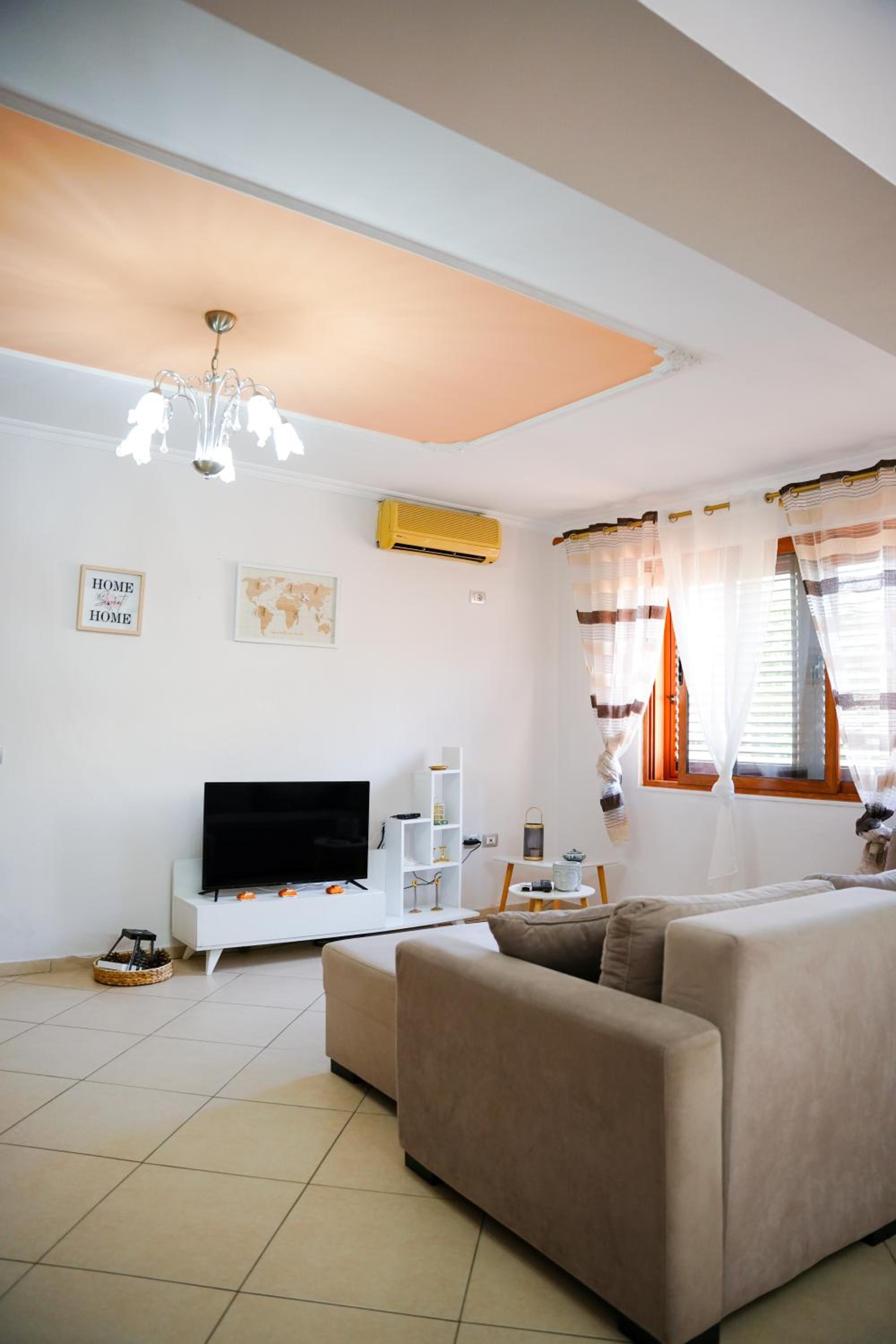 Tirana Centre Lions Gate 1 Apartment