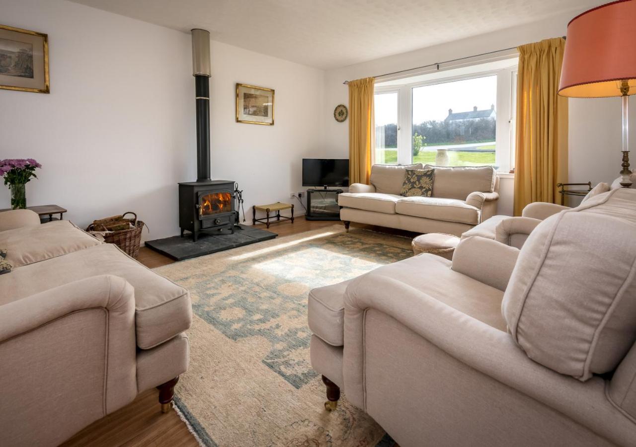 3 Bed in Bwlchtocyn oc-15lonc view 2