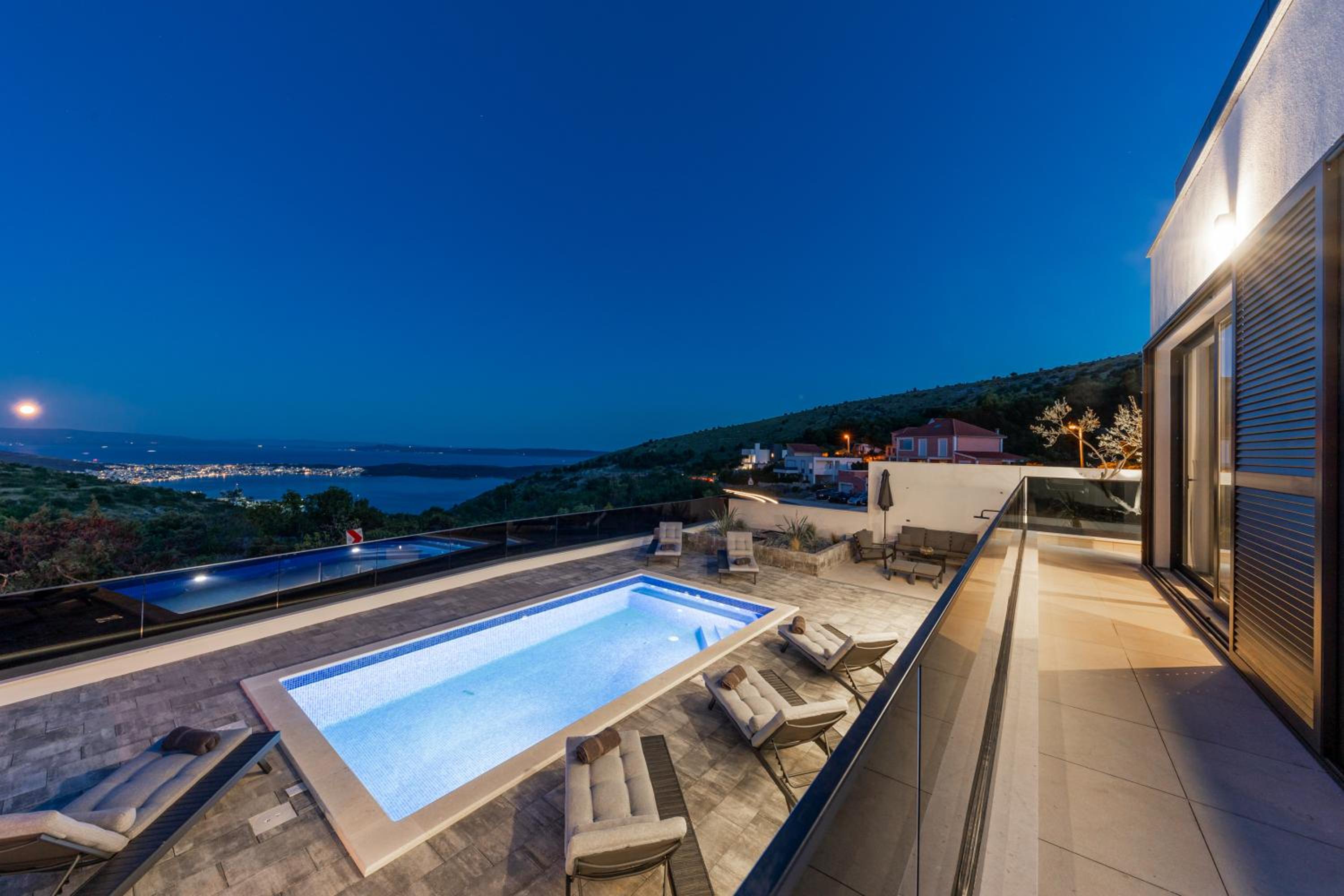 Villa Vista- heated swimming pool, close to Split and Trogir photo 5
