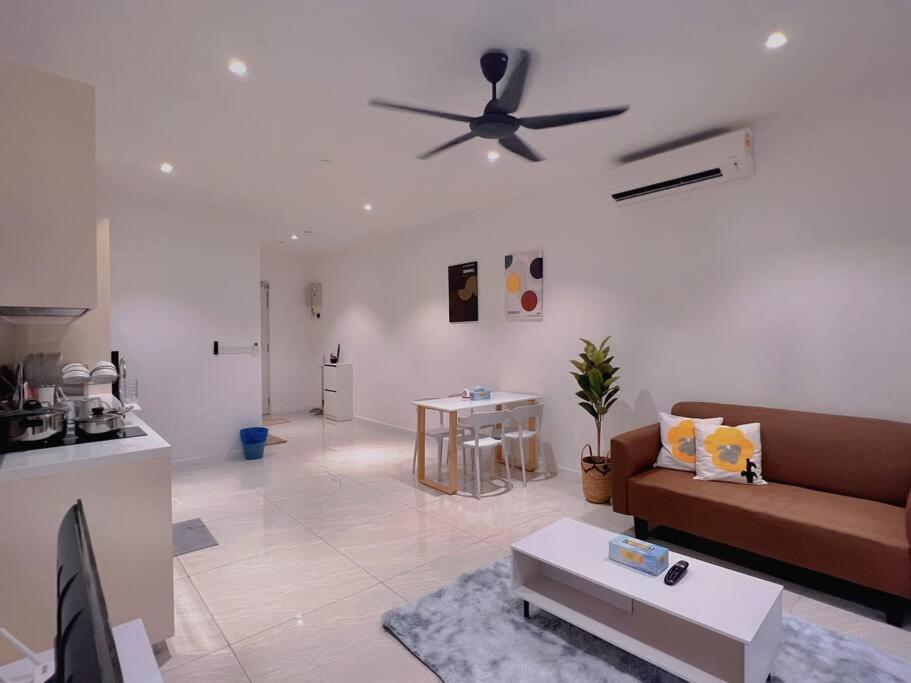 3PX Comfy Quill Residence, Near Quill City Mall, Monorail & LRT