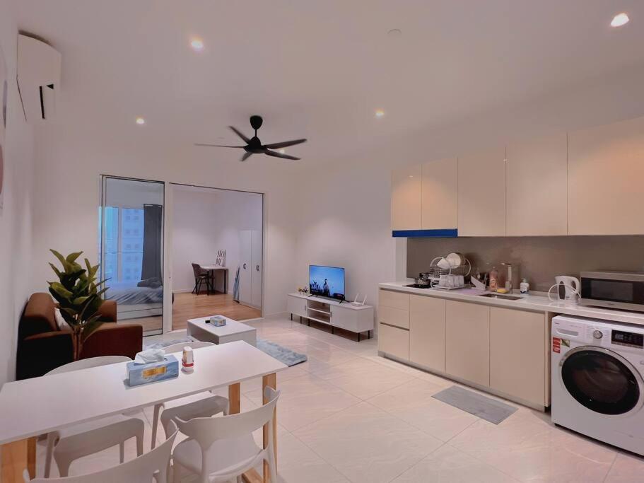3PX Comfy Quill Residence, Near Quill City Mall, Monorail & LRT