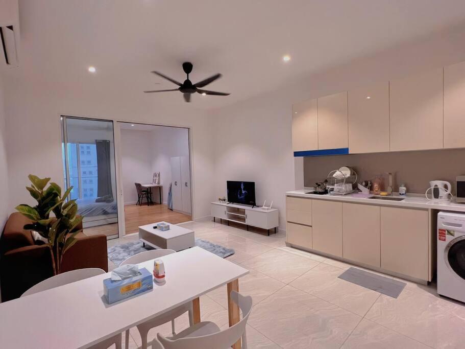 3PX Comfy Quill Residence, Near Quill City Mall, Monorail & LRT