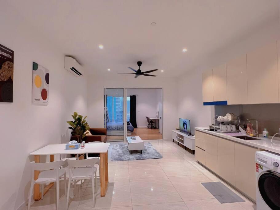 3PX Comfy Quill Residence, Near Quill City Mall, Monorail & LRT