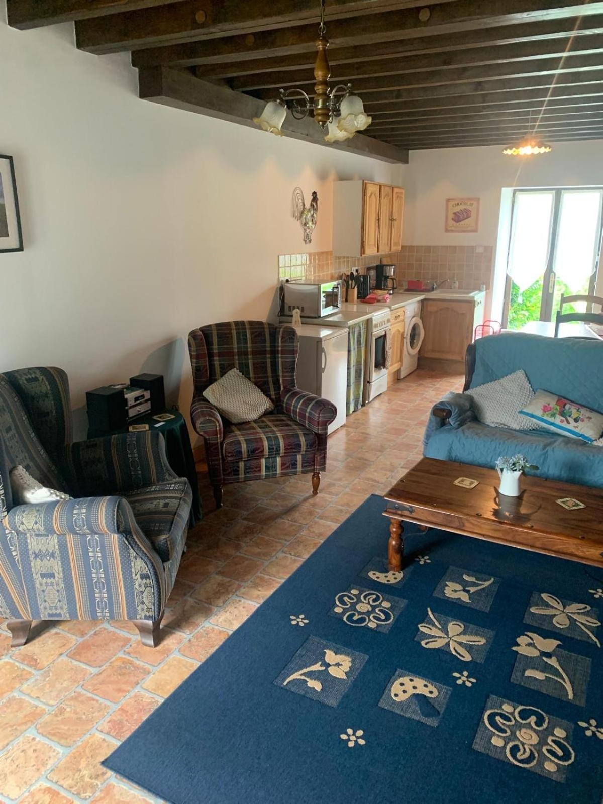 Les Gites de Montinazeau - 3 adjoining gites set in quiet and beautiful countryside with free Wi-Fi