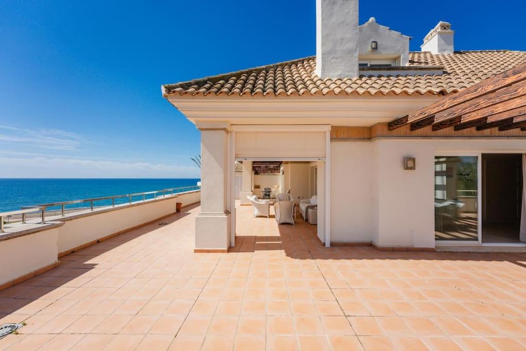 Luxury Beachfront Penthouse Marbella - heated pool & seaviews photo 2