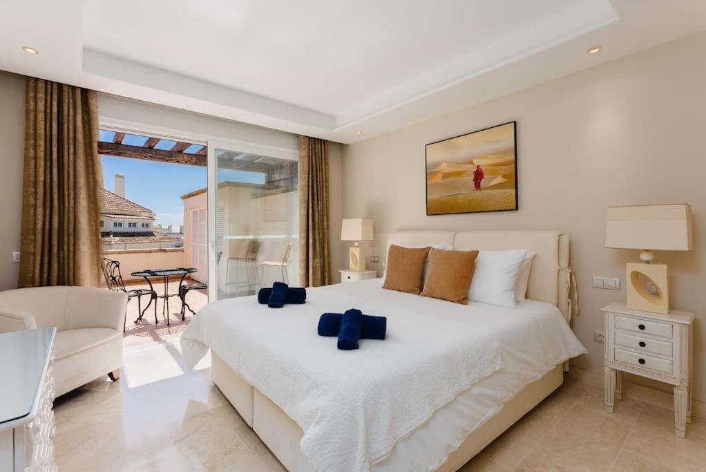 Luxury Beachfront Penthouse Marbella - heated pool & seaviews photo 3
