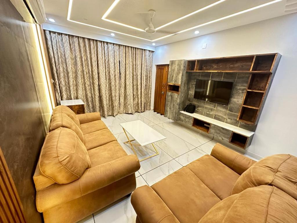 TAJ ELEGANCE Luxury Service Apartment view 5
