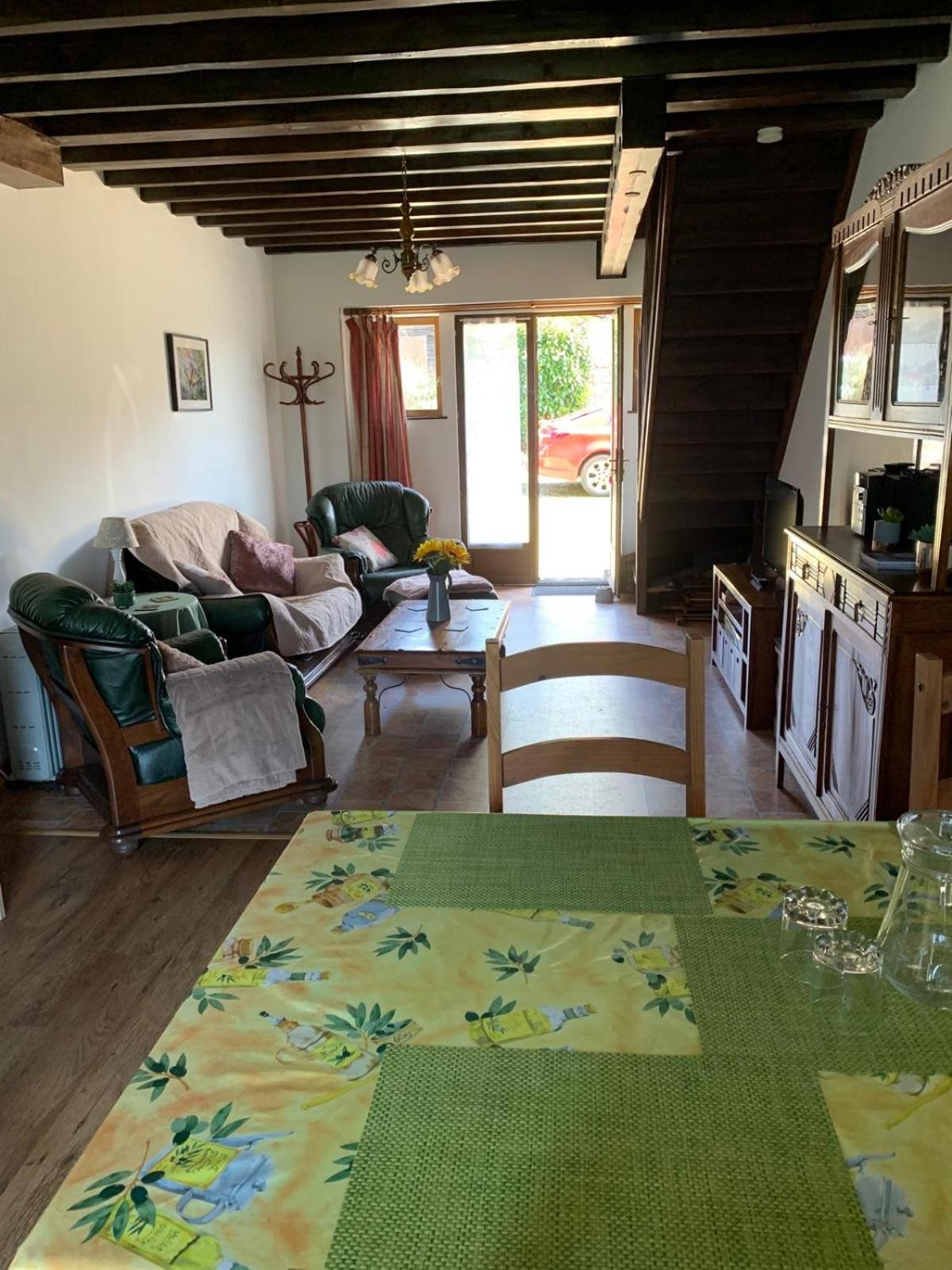 Les Gites de Montinazeau - 3 adjoining gites set in quiet and beautiful countryside with free Wi-Fi