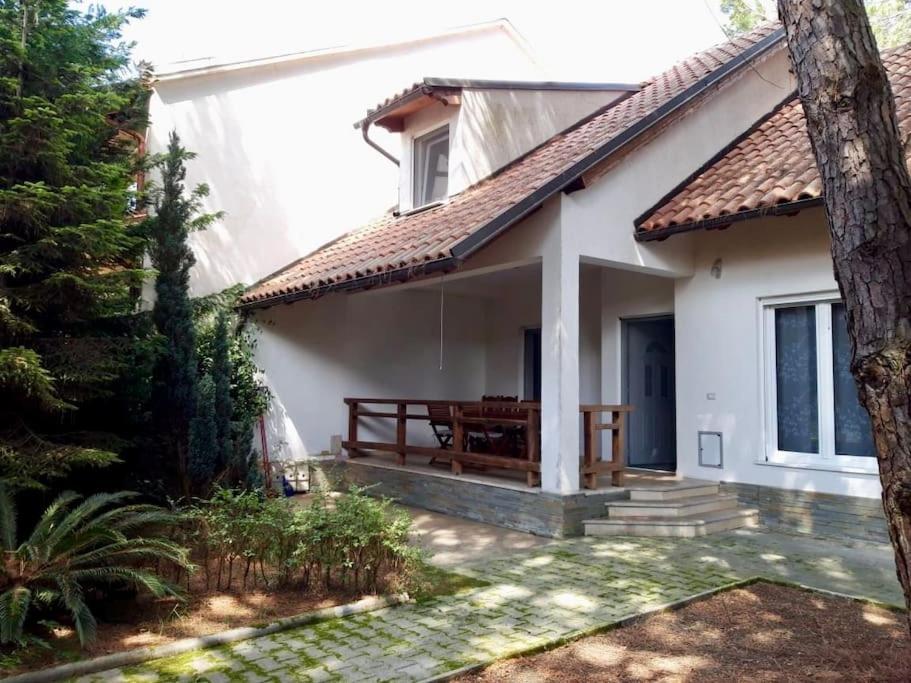Beach Villa in Golem