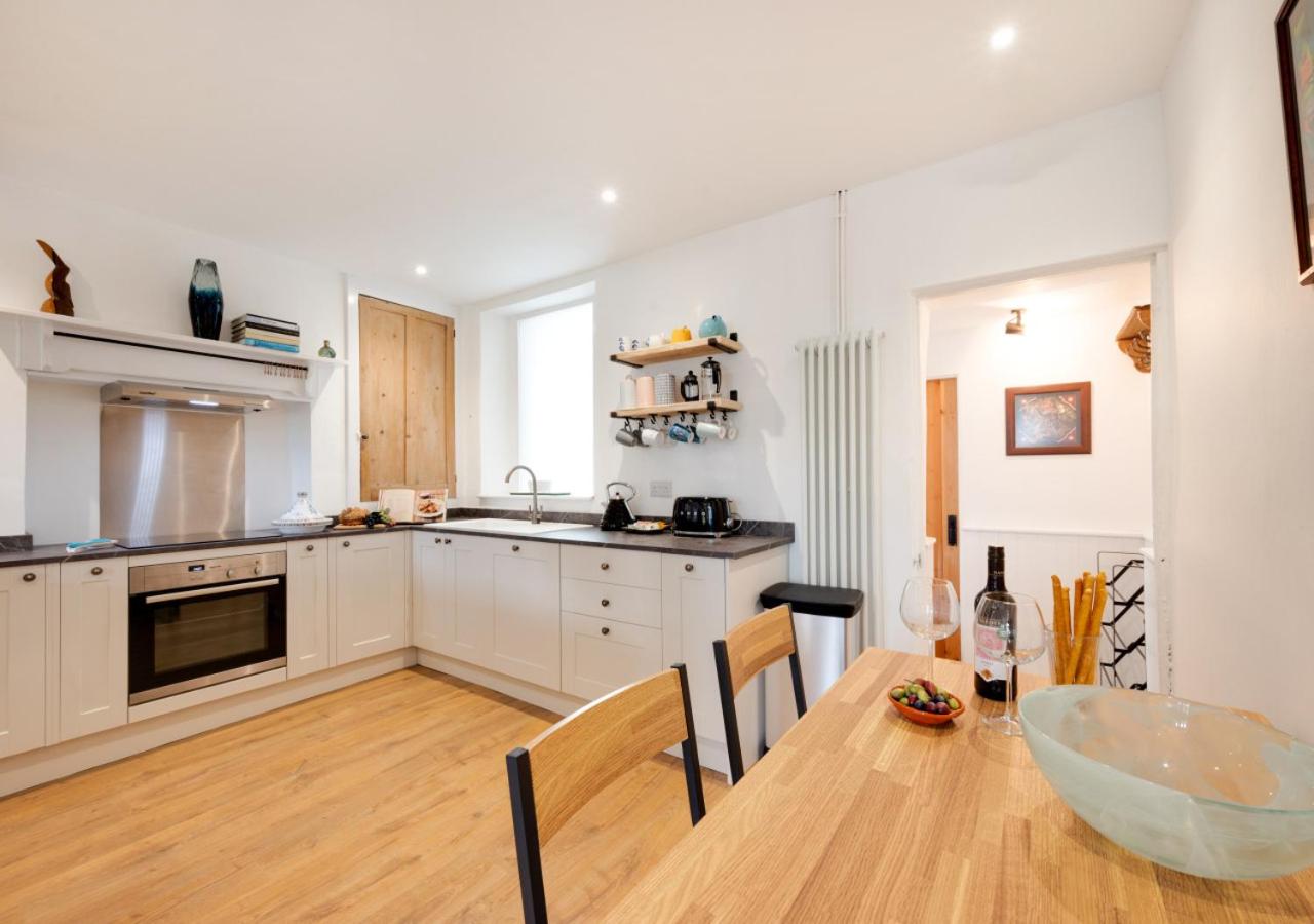 2 Bed in Kingswear oc-bc1505