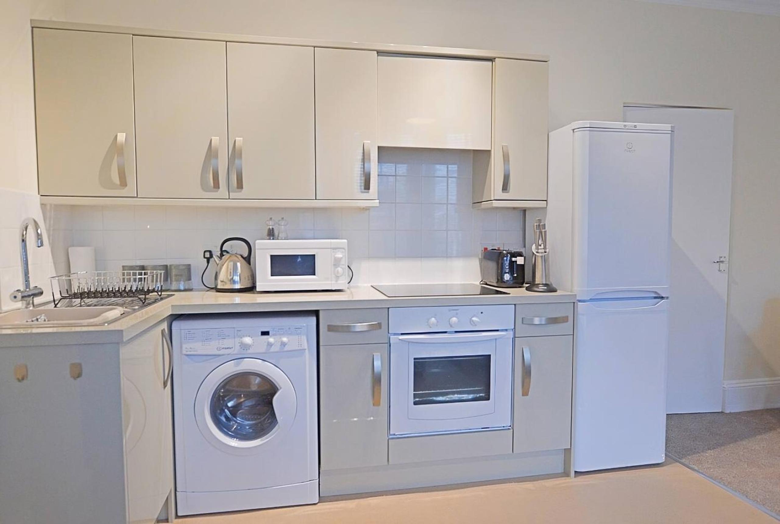 Lisburne Palms Lovely, spacious 2-bed flat near Torquay Harbour view 4