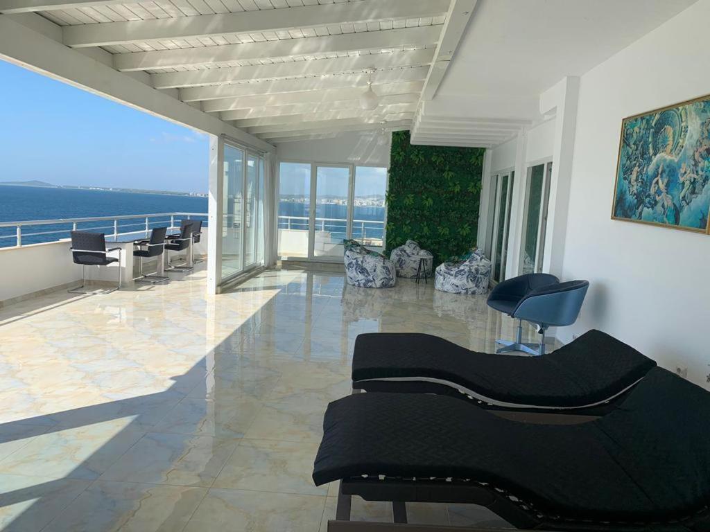Seaview Luxury Penthouse Kalaja
