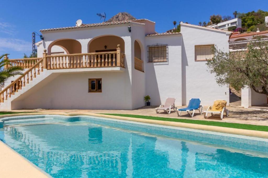 Chalet Los Olivos con piscina