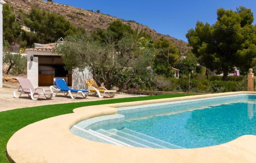 Chalet Los Olivos con piscina