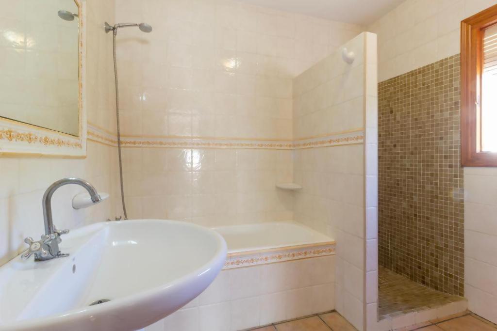 Chalet Los Olivos con piscina