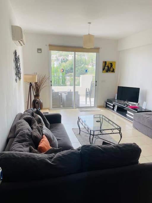 2 bed apt mountains and costal views with pool view 4