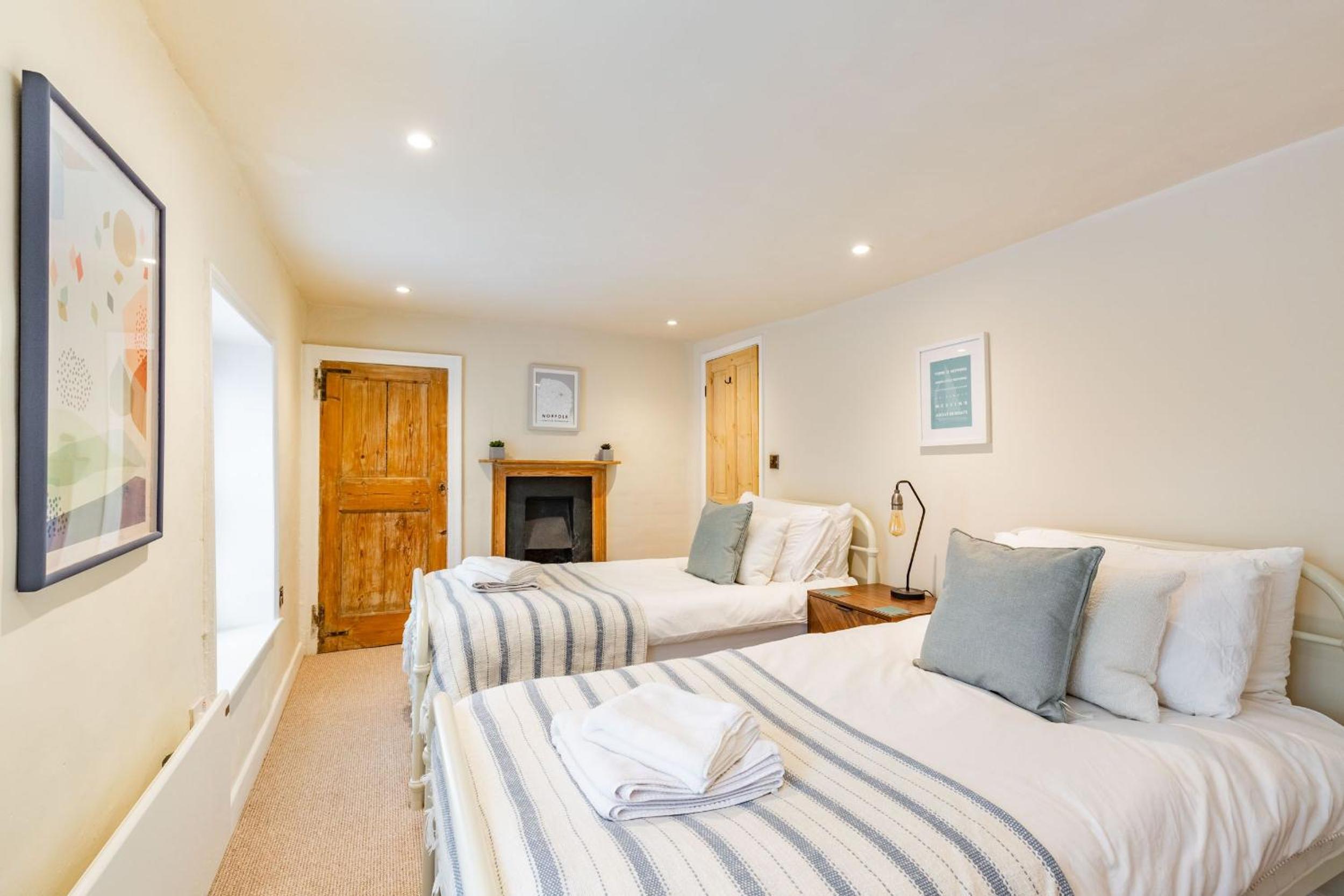 Host & Stay - The Old Post Office view 5