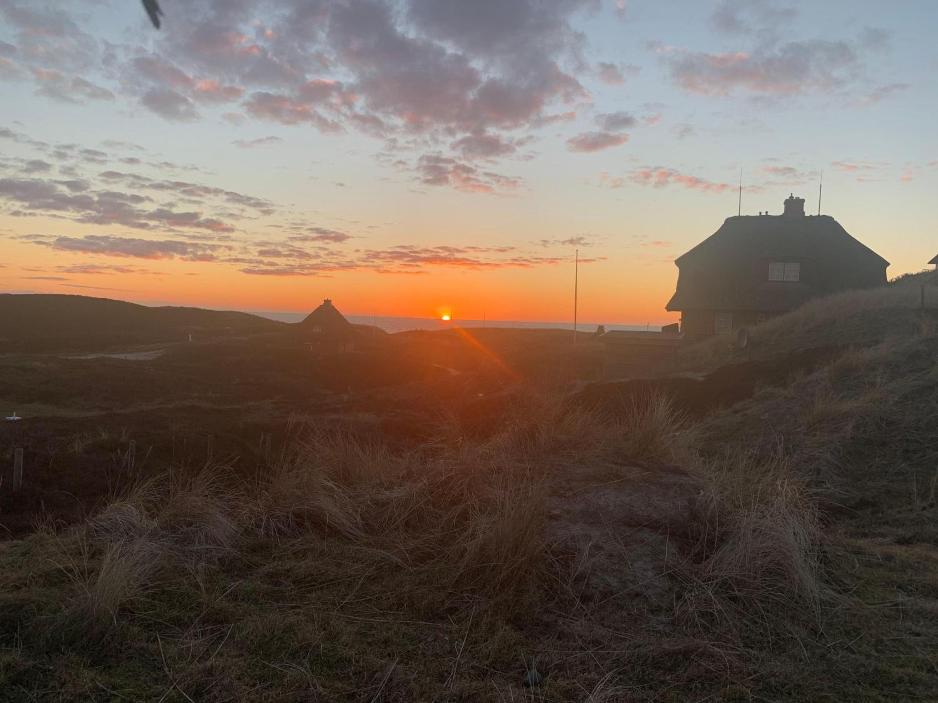 Meerblickhaus-Hoppe-mit-Panoramabank-auf-Sylt