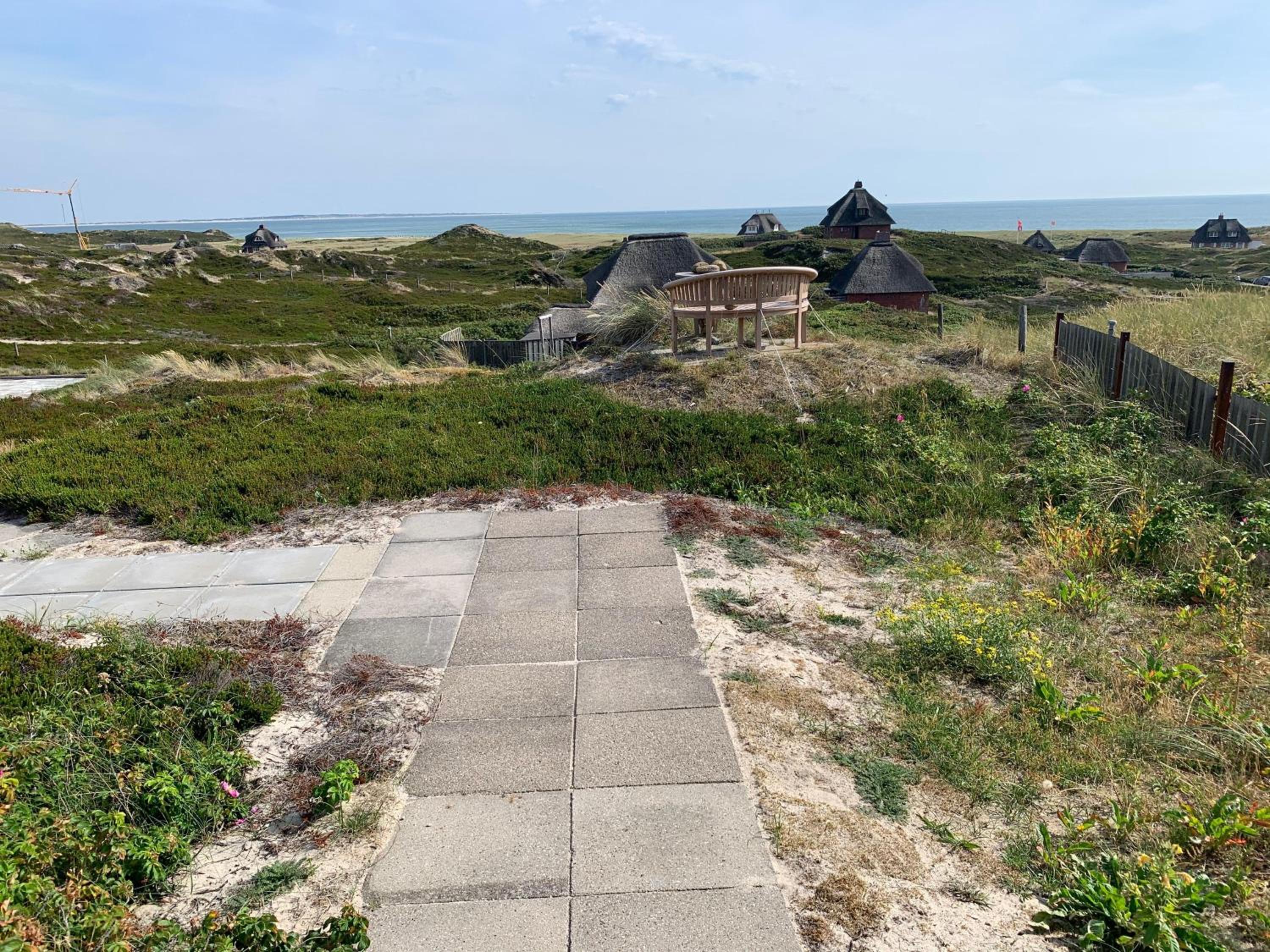 Meerblickhaus-Hoppe-mit-Panoramabank-auf-Sylt