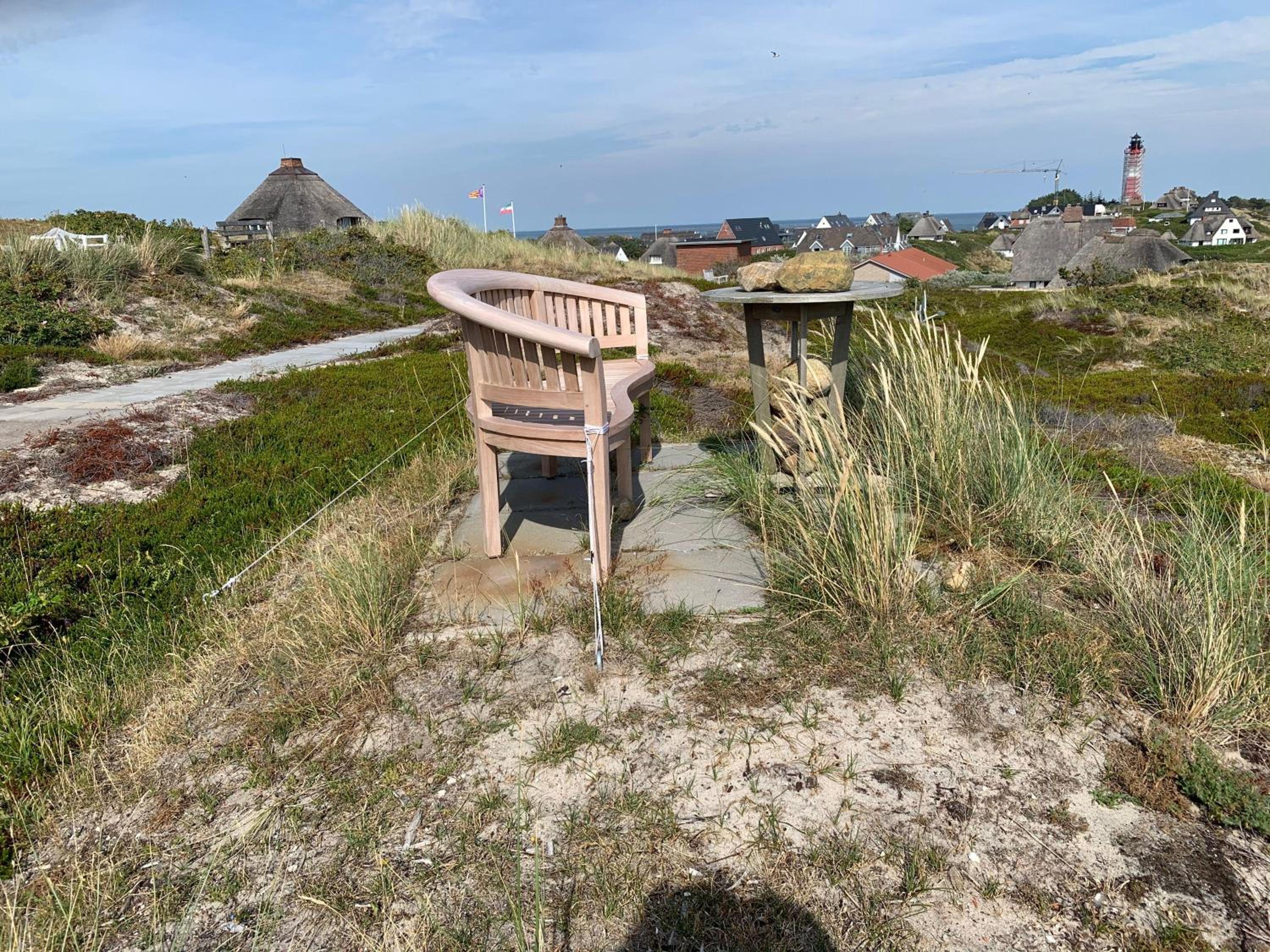 Meerblickhaus-Hoppe-mit-Panoramabank-auf-Sylt