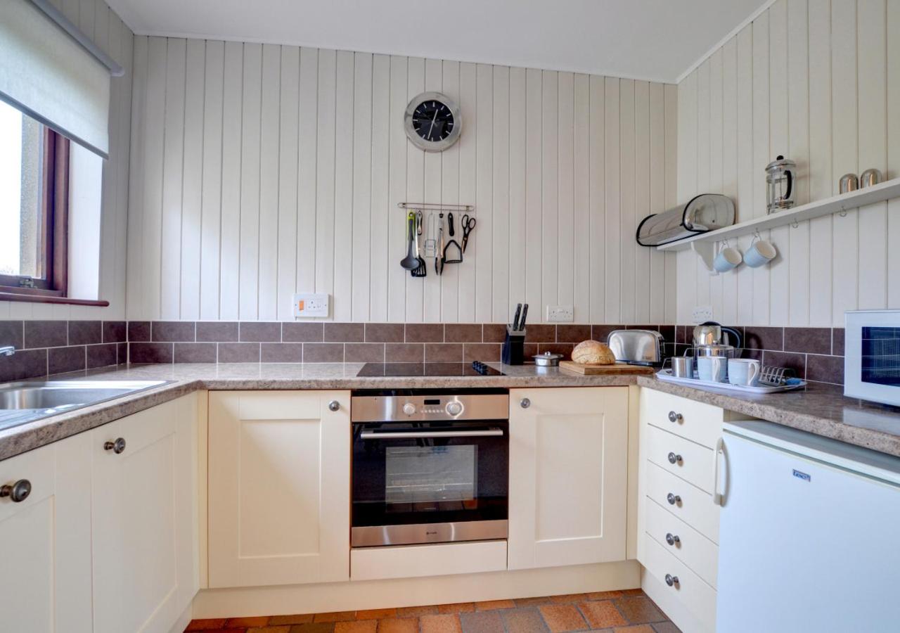 1 Bed in Little Haven oc-wav323