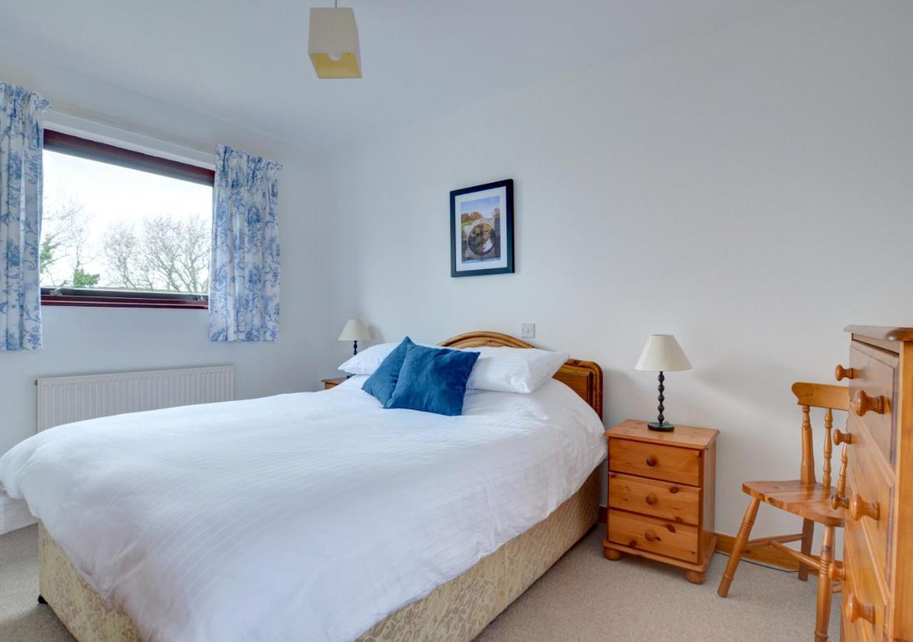 1 Bed in Little Haven oc-wav323