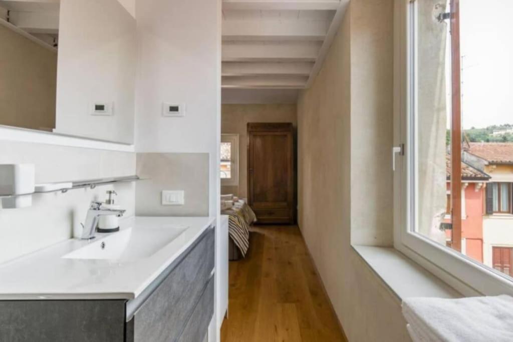 Ponte Pietra Luxury Home in Verona photo 4