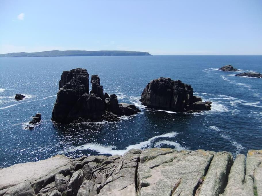 Arranmore Island Traditional Cottage view 4