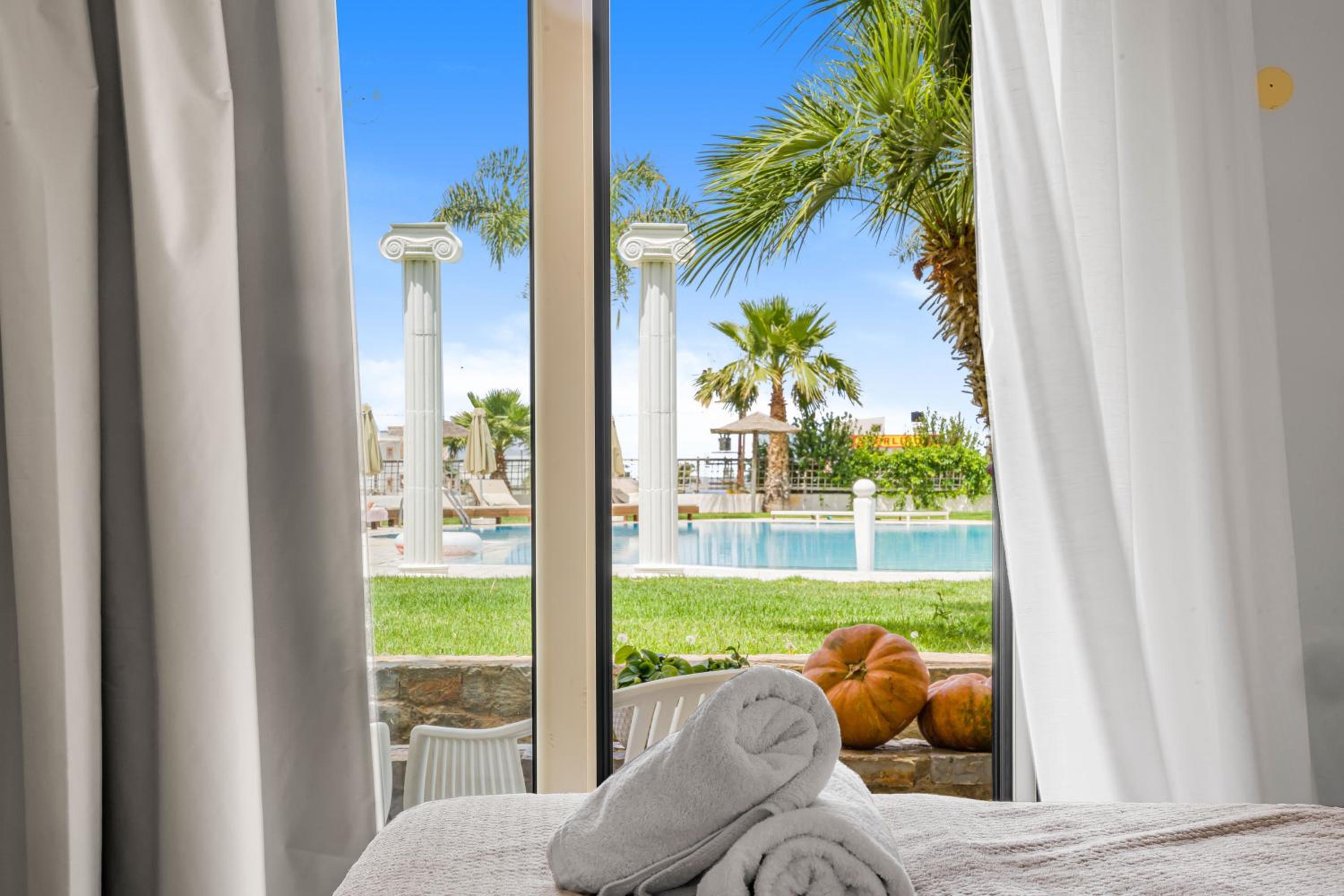 Socrates Hotel & Villas Malia Beach