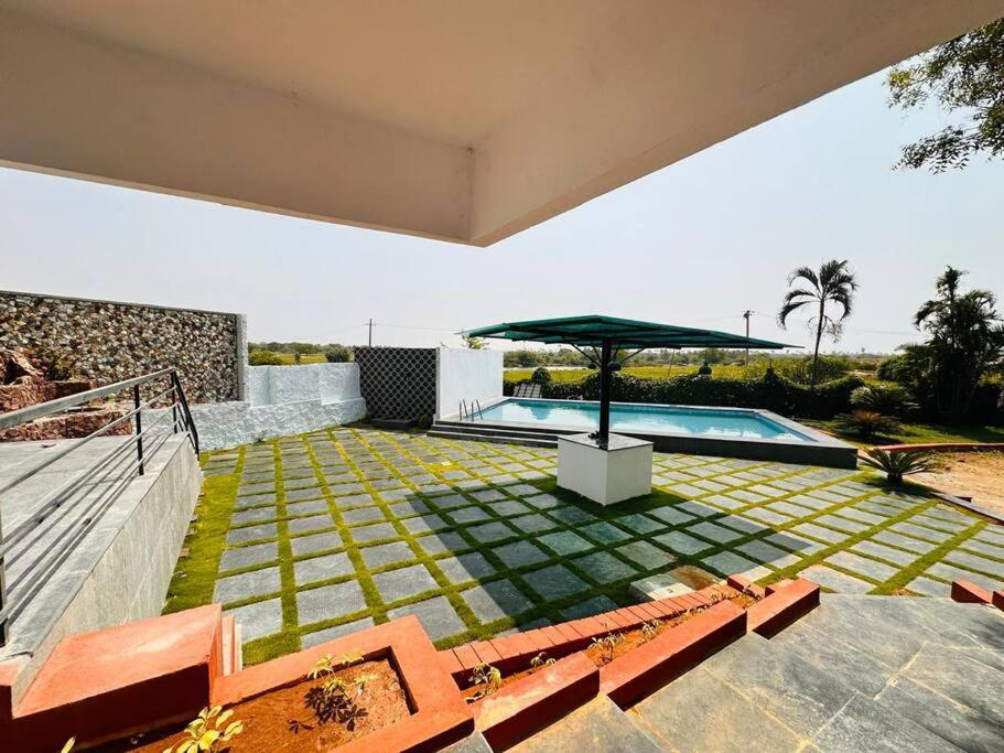VSRA VILLA