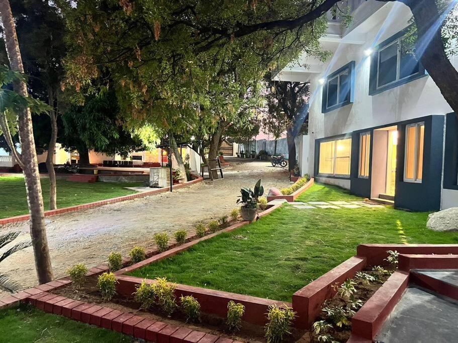 VSRA VILLA