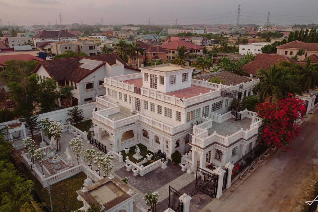 Spacious Antique Mansion, East Legon view 2