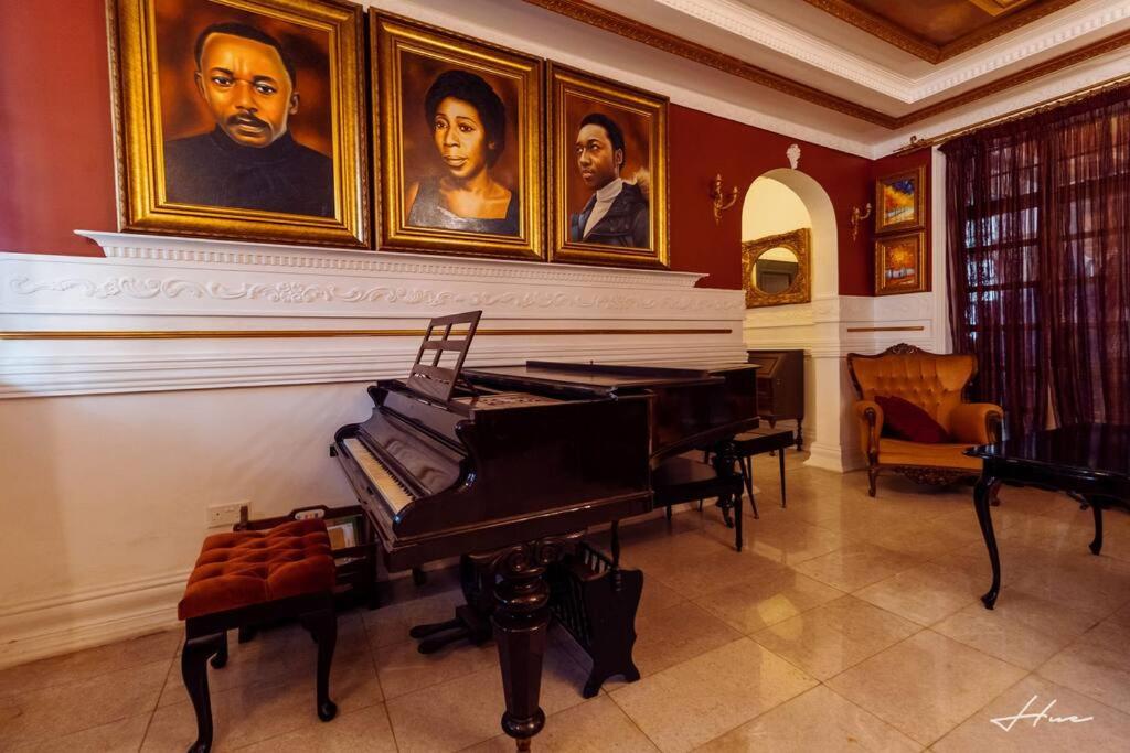 Spacious Antique Mansion, East Legon view 4