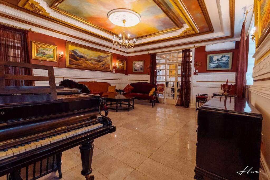 Spacious Antique Mansion, East Legon view 5