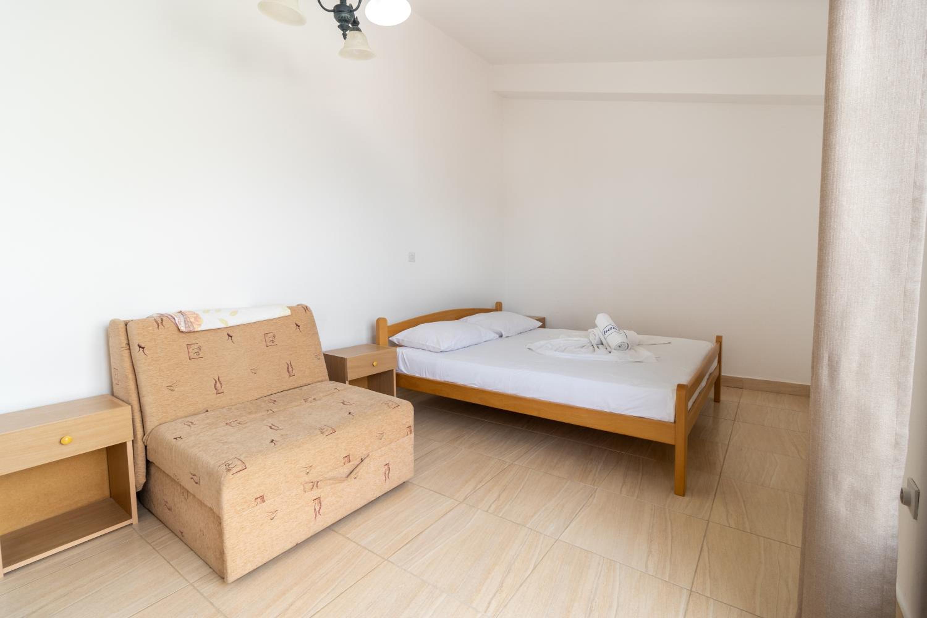 Tomi Guesthouse
