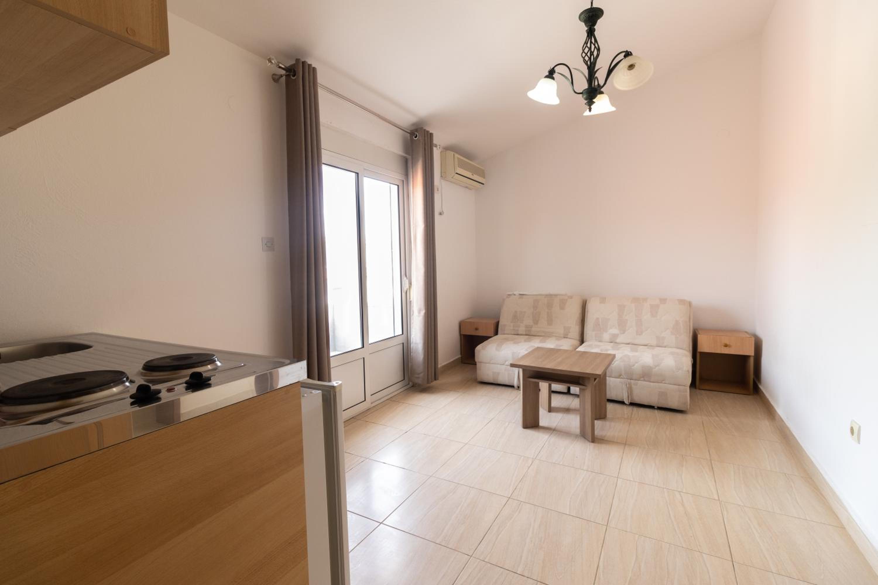 Tomi Guesthouse