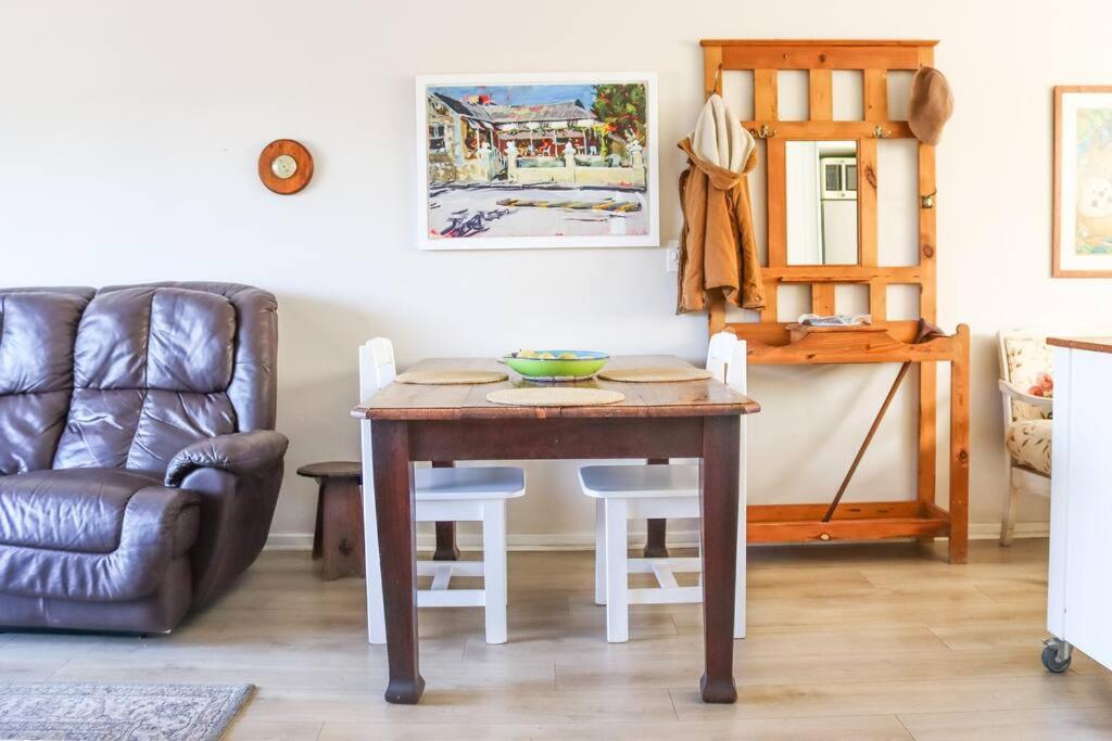 Cozy cottage-style apartment view 2