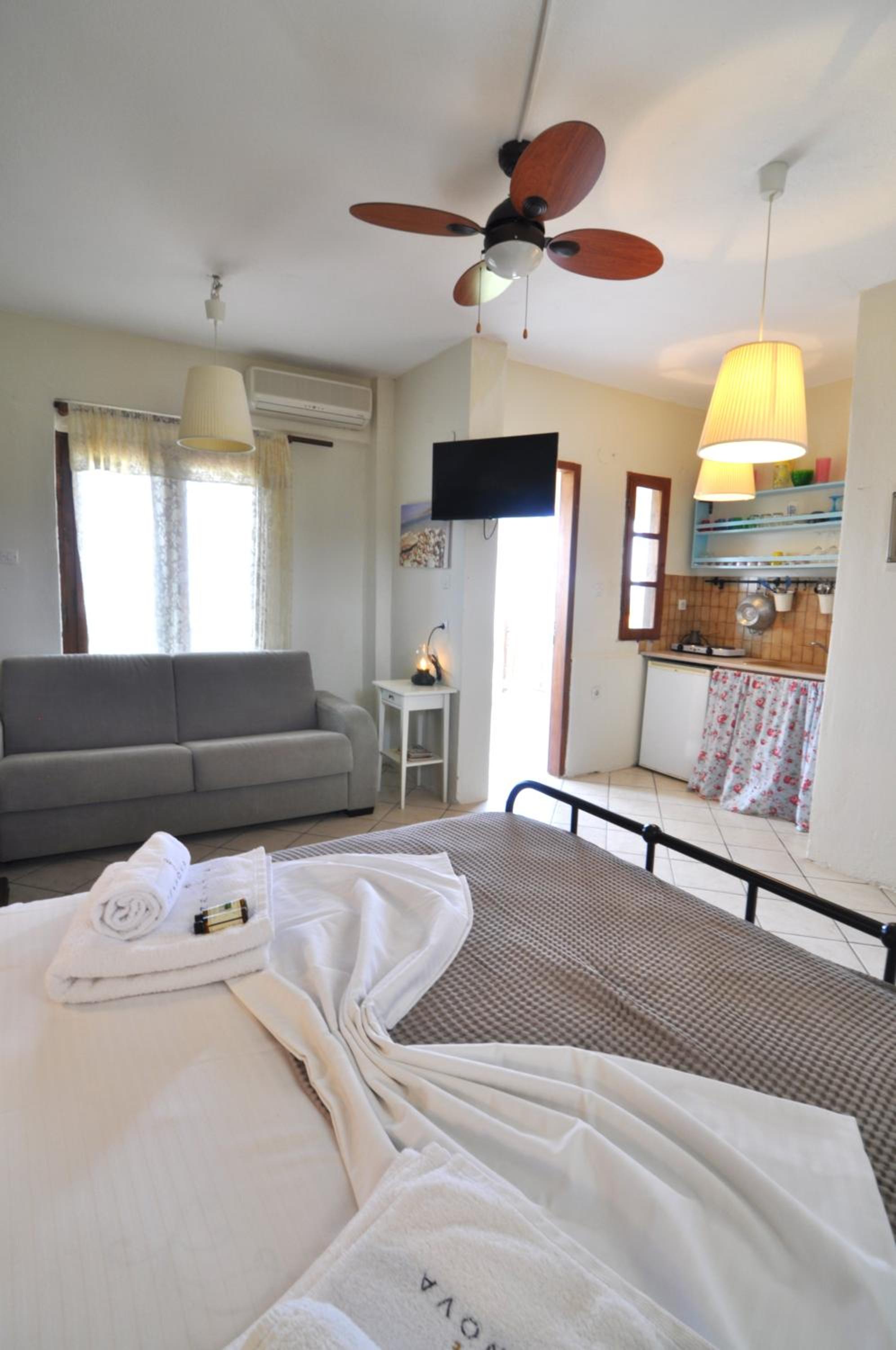 Zennova #62, Boutique Studio in Nikiti view 5