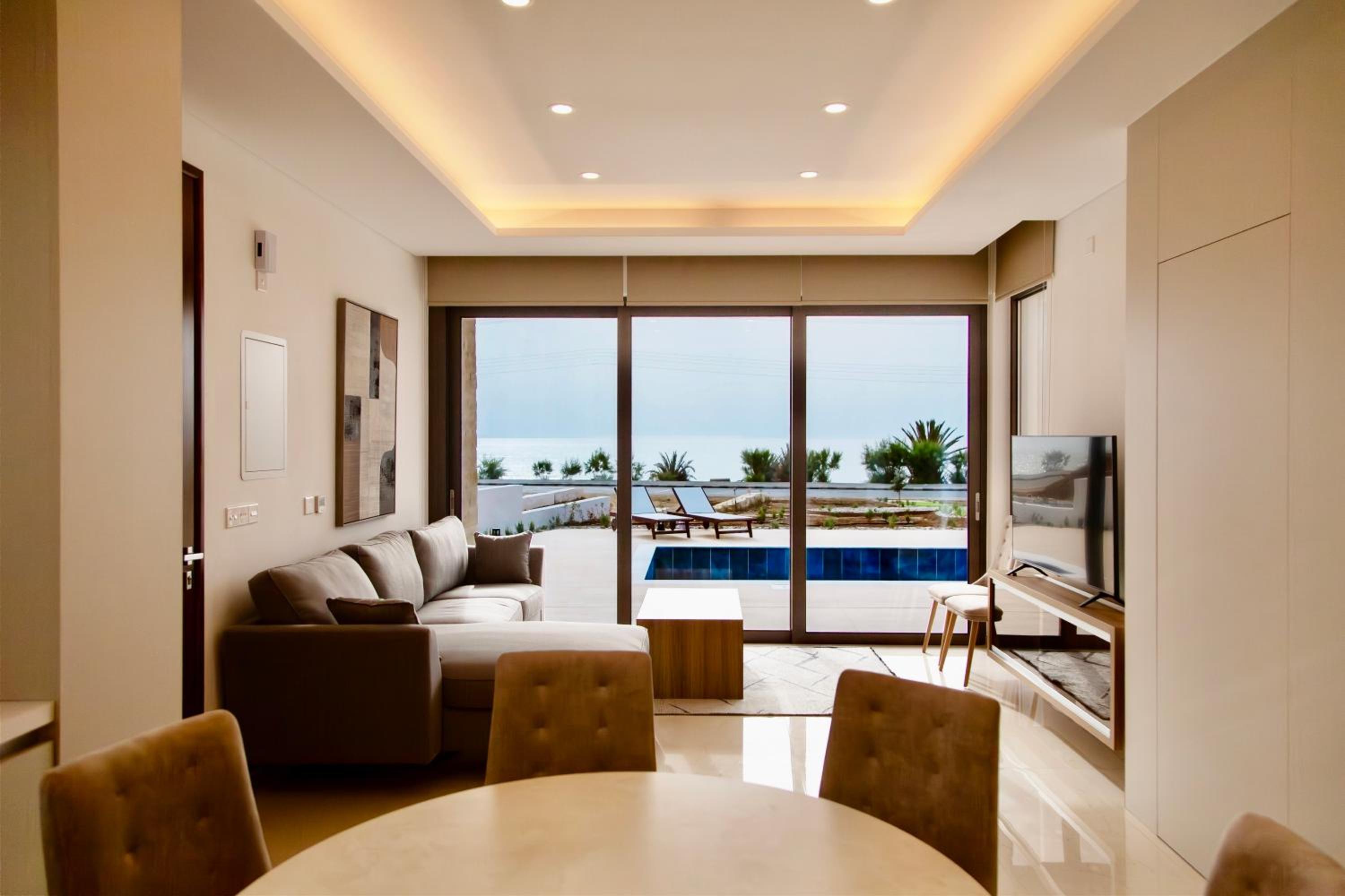 Santa Barbara Seafront villas w jacuzzi pool