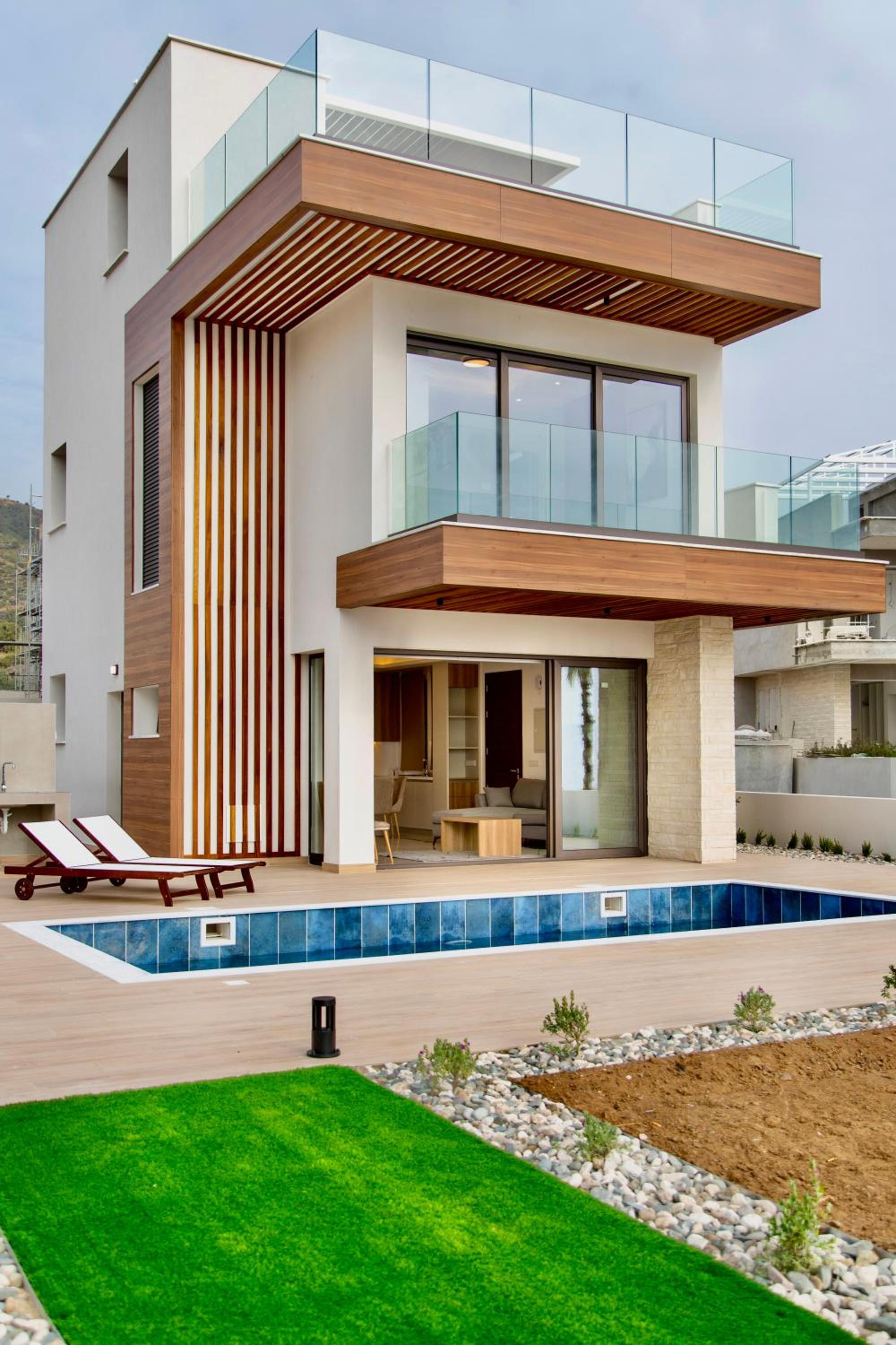 Santa Barbara Seafront villas w jacuzzi pool