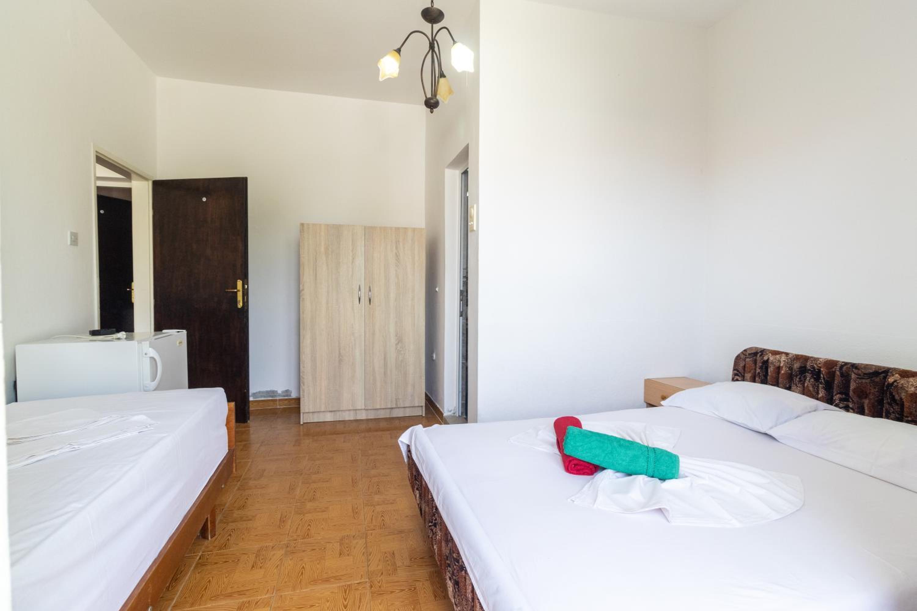 Tomi Guesthouse