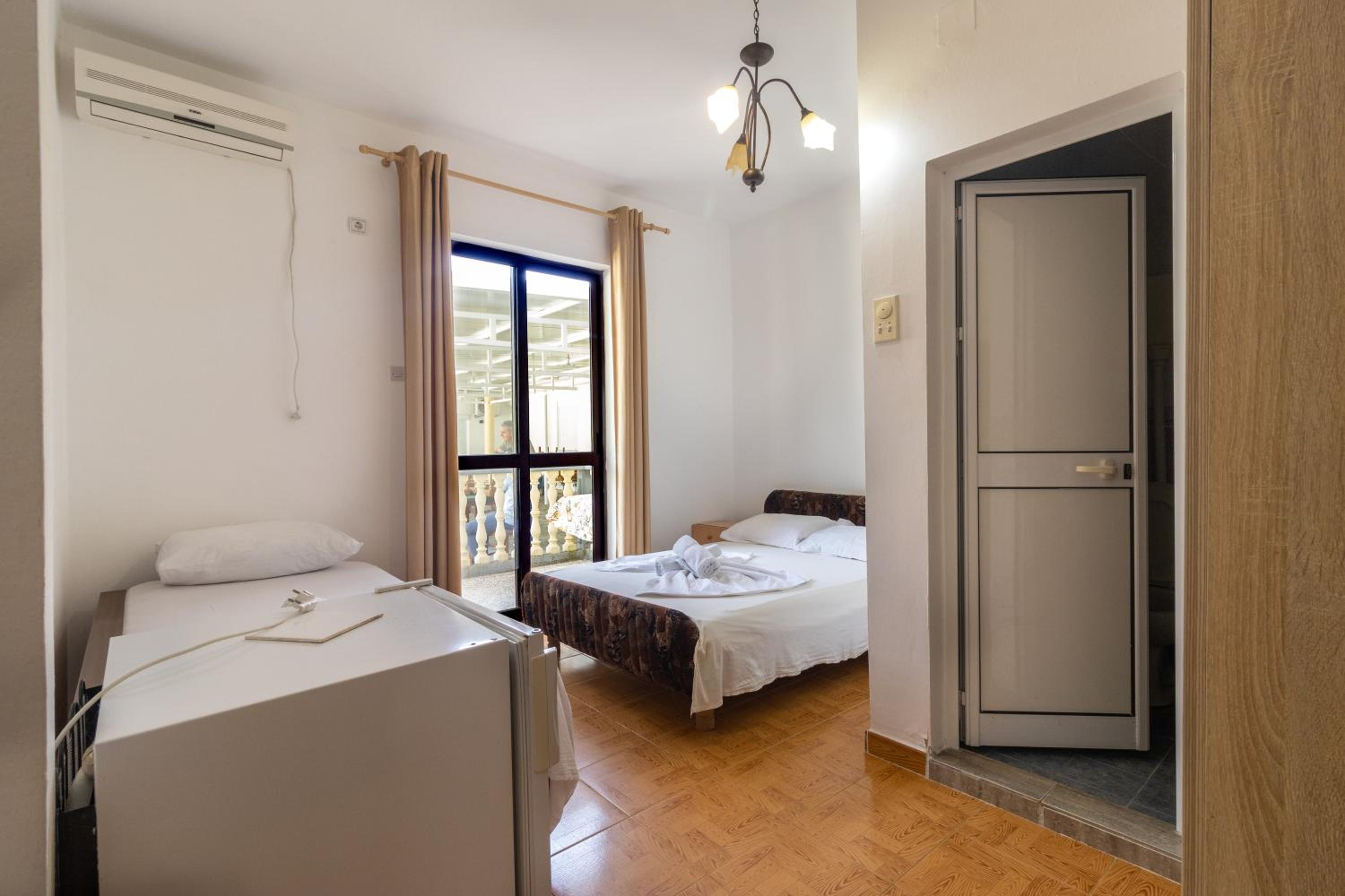 Tomi Guesthouse