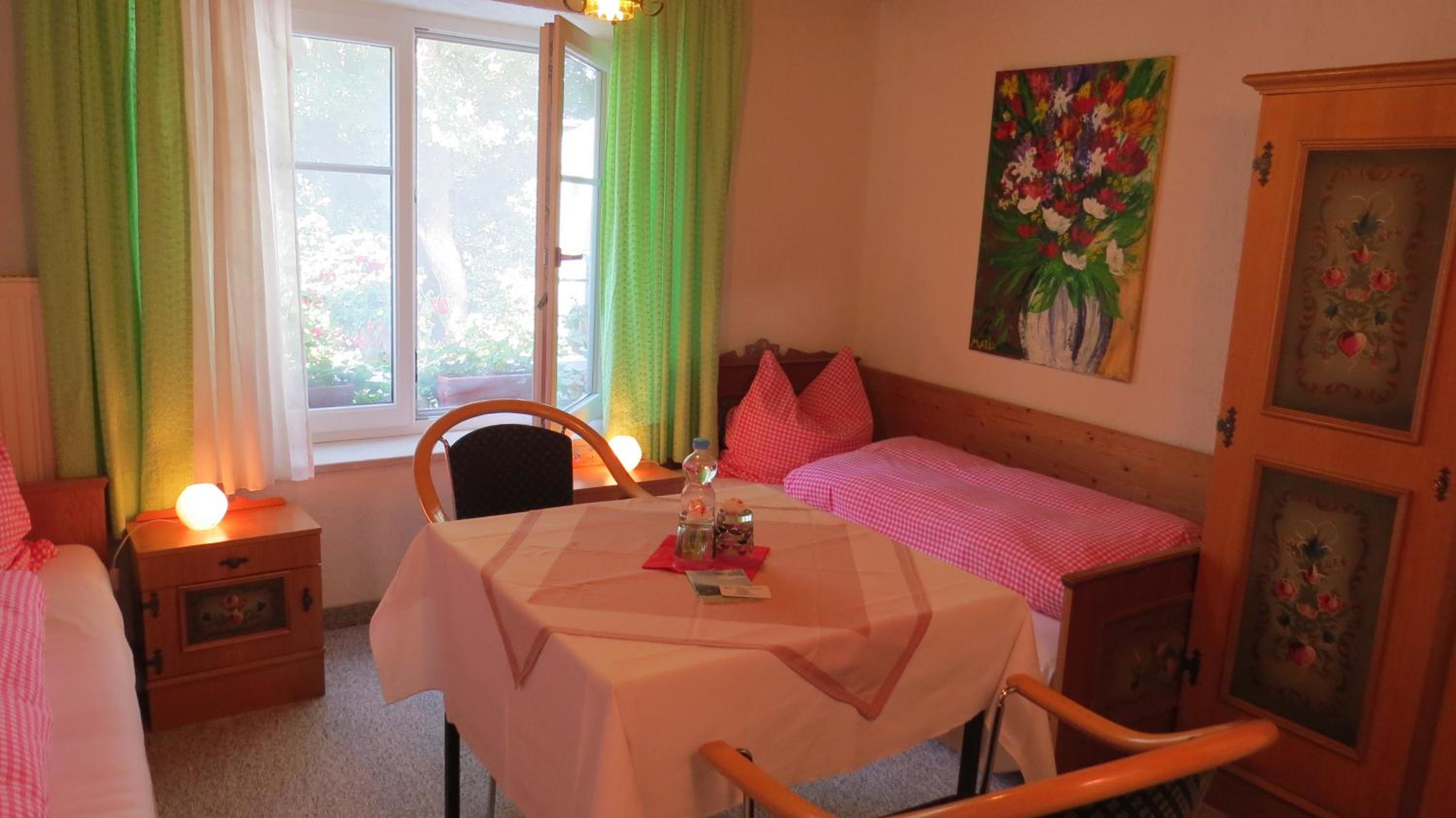 Gastehaus Huber - traditional Sixties Hostel - Property Image 7